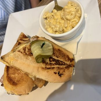 Shortfields - Cuban Sandwich and Mac and Cheese - New American Near Me - Simpsonville, South Carolina Shortfields - Cuban Sandwich and Mac and Cheese - New American Near Me - Simpsonville, South Carolina