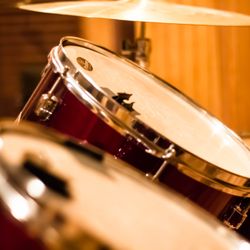 District Entertainment - 5-piece Pearl Drum Set Available for Use (recommended for practicing only and not recording)