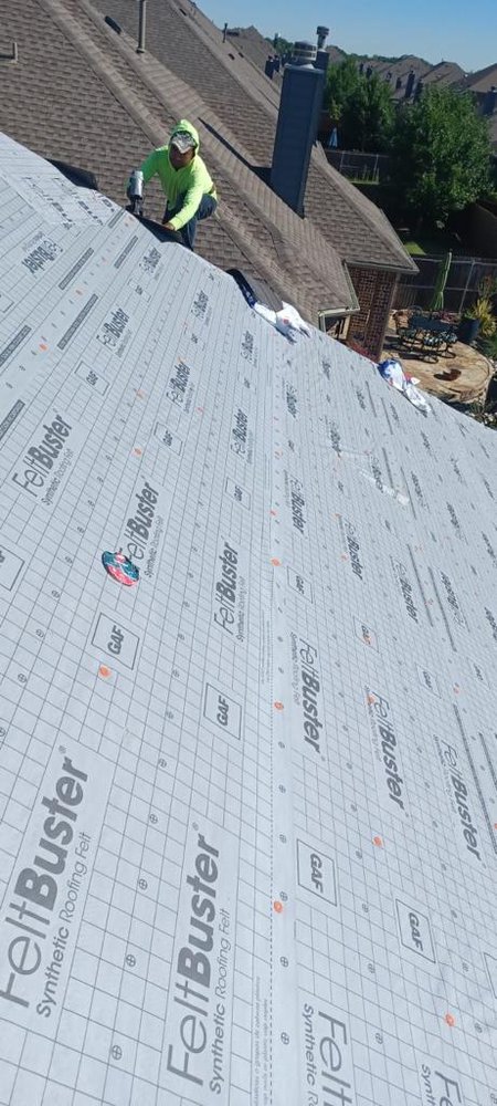 Slide of Vasquez Leon Roofing