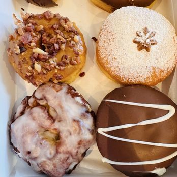 Donut Cream - Donuts Near Me - Fort Lauderdale, Florida