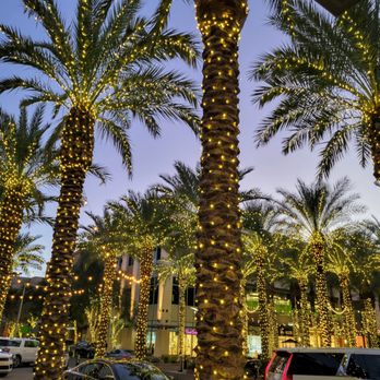 Scottsdale Quarter - Shopping Centers Near Me - Scottsdale, Arizona