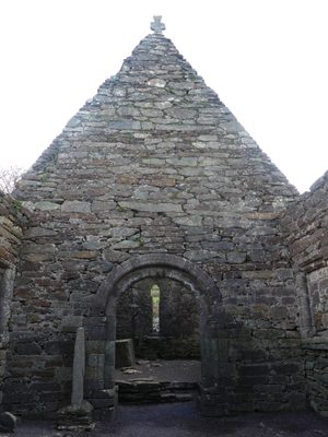 Kilmalkedar Church / Cill Maoilchéadair by null
