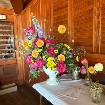 Ash + Lily Floral Design - Floral Designers Near Me - Truckee, California Ash + Lily Floral Design - Floral Designers Near Me - Truckee, California