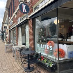Kittie’s Worthington - Outside