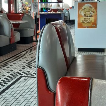 Pleasant Hill Diner - Cute retro vibe - Diners Near Me - Pleasant Hill, Iowa