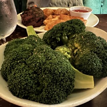 Metropolitan Grill - Steamed Broccoli with Cheddar Cheese Sauce - American Near Me - Seattle, Washington