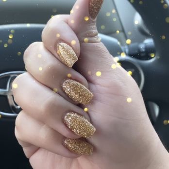 Nail Lounge and Spa - Full set, gold glitter dip - Day Spas Near Me - Hurst, Texas