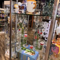 Fuzzy’s Smoke Shop & House of Discretionaries