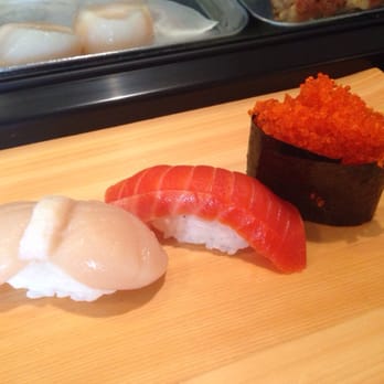 Bistro Peekaboo - Scallop, wild salmon, tobiko sushi. - Japanese Near Me - Delta, British Columbia Bistro Peekaboo - Scallop, wild salmon, tobiko sushi. - Japanese Near Me - Delta, British Columbia