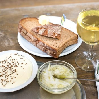 Kirchberghäuschen - Kirchberghäuschen: Kochkäse mit Musik und Brot 7,50€, Wein 0,2L 4€ - German Near Me - Bensheim, HE Kirchberghäuschen - Kirchberghäuschen: Kochkäse mit Musik und Brot 7,50€, Wein 0,2L 4€ - German Near Me - Bensheim, HE