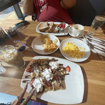 Broken Yolk Cafe - Breakfast & Brunch Near Me - Henderson, Nevada Broken Yolk Cafe - Breakfast & Brunch Near Me - Henderson, Nevada