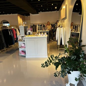 Pearl Ivy - Women's Clothing Near Me - Dana Point, California Pearl Ivy - Women's Clothing Near Me - Dana Point, California