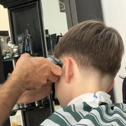 South Ken Barbers - Attention to detail on the tapper fade.