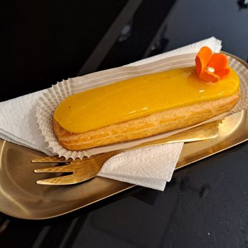 Mont Éclair - Patisserie/Cake Shop Near Me - Montreal, Quebec Mont Éclair - Patisserie/Cake Shop Near Me - Montreal, Quebec