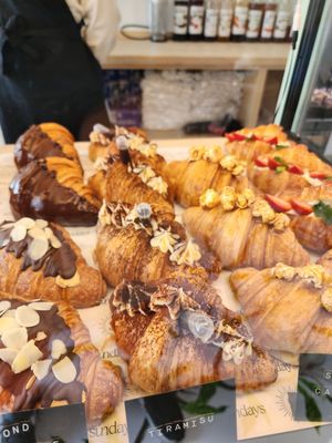 Sundays Croissanterie by null