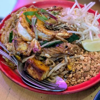 Funky Elephant - The Pad Thai Old Skool is a good portion with great texture and flavor. - Thai Near Me - Berkeley, California