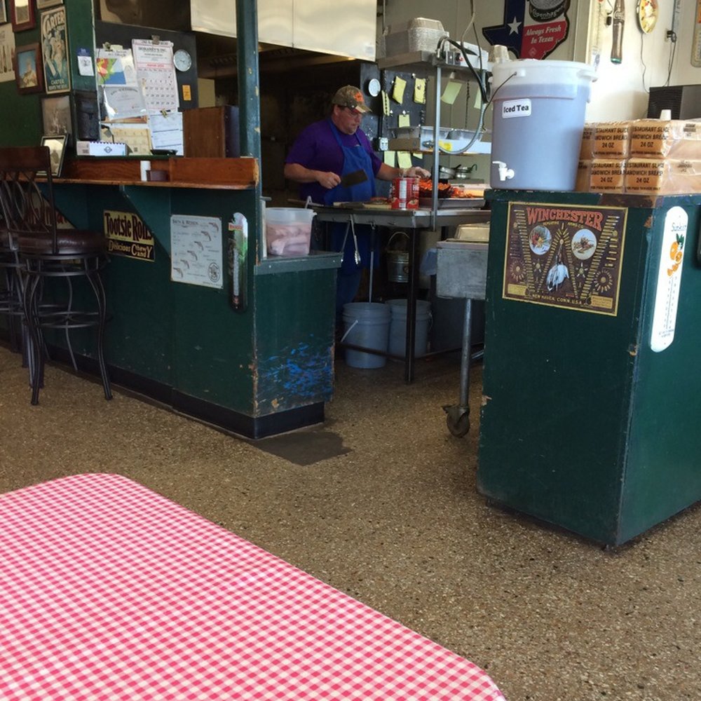 Carter's Bar-B-Que - Kirk and his cleaver = BBQ Heaven - Barbeque Near Me - Longview, Texas