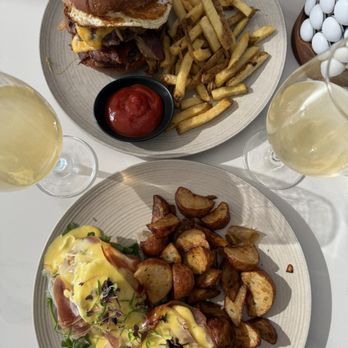 Communion - Prosciutto Eggs Benedict and breakfast burger - Desserts Near Me - San Diego, California Communion - Prosciutto Eggs Benedict and breakfast burger - Desserts Near Me - San Diego, California