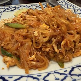 47 - Pad Thai w/ Chicken 47 - Pad Thai w/ Chicken