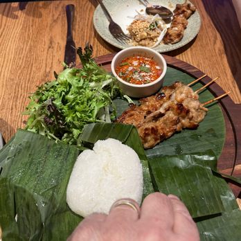 Le Lert - Thai Near Me - Toronto, Ontario