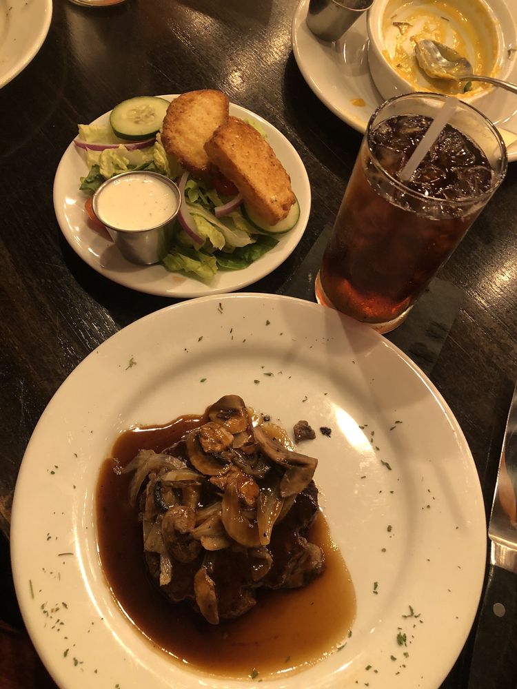 Pecan House Grill Logo