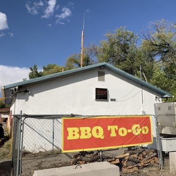 Smokey Shack - Parking lot sign - Barbeque Near Me - Española, New Mexico