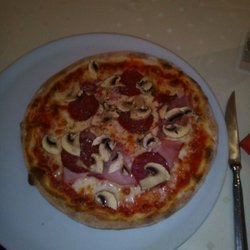 Pizza Montanara.  Frisch und lecker wie immer.  Aufnahme vom Check In am 3.3.2017