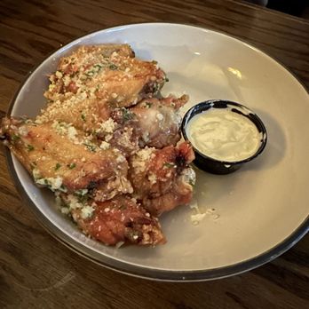 Beekman Ale House - Garlic parm wings - Pizza Near Me - Sleepy Hollow, New York Beekman Ale House - Garlic parm wings - Pizza Near Me - Sleepy Hollow, New York