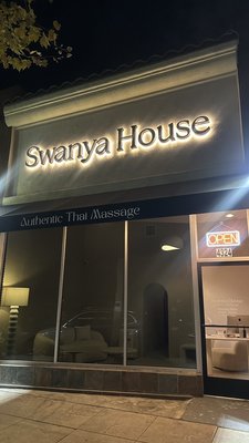 Thai modern Massage in Culver City - Experience the calm and comfort of Swanya House in Culver City. Our clean, welcoming space is designed to help you relax from the moment you arrive. We specialize in authentic Thai Massage, Swedish Massage, Deep Tissue Massage, Combination Massage, and Couples Massage. Every session is personalized by our experienced therapists to relieve tension, improve mobility, and leave you feeling refreshed. We look forward to welcoming you for your next wellness experience. Thai modern Massage in Culver City - Experience the calm and comfort of Swanya House in Culver City. Our clean, welcoming space is designed to help you relax from the moment you arrive. We specialize in authentic Thai Massage, Swedish Massage, Deep Tissue Massage, Combination Massage, and Couples Massage. Every session is personalized by our experienced therapists to relieve tension, improve mobility, and leave you feeling refreshed. We look forward to welcoming you for your next wellness experience.