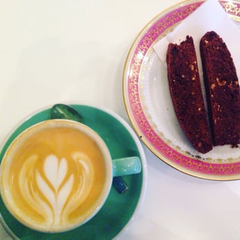 Happy Baristas - Cappuccino and chocolate hazelnut biscotti - Cafes Near Me - Berlin, BE