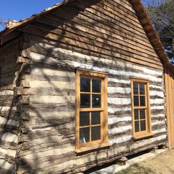 Bushong Log Cabin - Side view