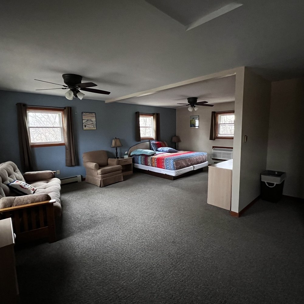 Little Bluff Inn - Very large and clean room - king suite - Hotels Near Me - Trempealeau, Wisconsin Little Bluff Inn - Very large and clean room - king suite - Hotels Near Me - Trempealeau, Wisconsin