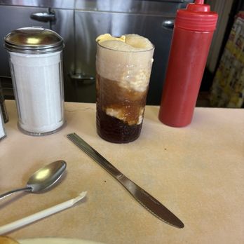 Ideal Diner - Root beer float - Diners Near Me - Minneapolis, Minnesota
