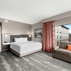 Hampton Inn & Suites Spokane Downtown-South - Guest room