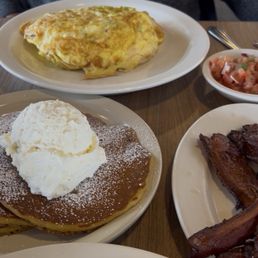 Mexican omelette and pumpkin pancakes Mexican omelette and pumpkin pancakes