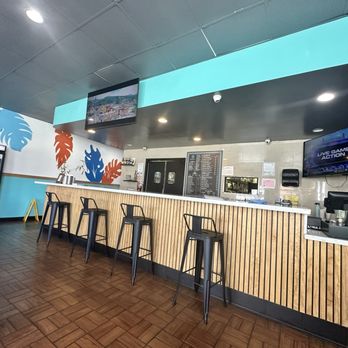 Mariscos El Anzuelo - Inside - Seafood Near Me - Covina, California