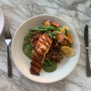 True Food Kitchen - Grilled Salmon with quinoa and vegetables - New American Near Me - Austin, Texas True Food Kitchen - Grilled Salmon with quinoa and vegetables - New American Near Me - Austin, Texas