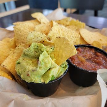 Barrio Brewing Company - Chips and salsa with side of guac - Breweries Near Me - Tucson, Arizona
