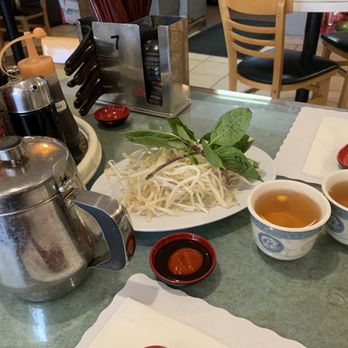 Kim Son Vietnamese Restaurant - Hot tea and fresh veggies for the pho :) - Vietnamese Near Me - San Francisco, California Kim Son Vietnamese Restaurant - Hot tea and fresh veggies for the pho :) - Vietnamese Near Me - San Francisco, California