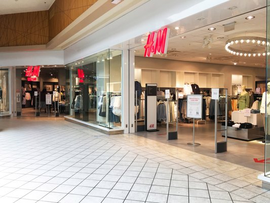 Cross Creek Mall by null