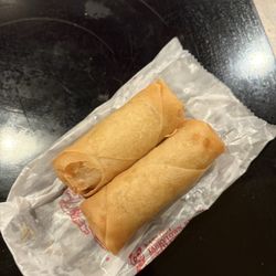 Sakura Asian Cuisine - 9. Spring Roll (2)