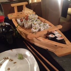 Sanary Sushi - Assortiment de makis et California rolls