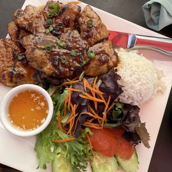 Anh Restaurant & Bar - Grilled Pork Chops - Vietnamese Near Me - Richmond, California