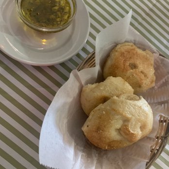 Amore Italian Restaurant - Bread and olive oil - Italian Near Me - Brandon, Mississippi