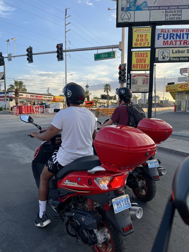 Rapid Scooter Rental Logo