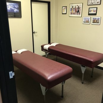 Bender Chiropractic Center DC - Multiple tables for family care - Chiropractors Near Me - Phoenix, Arizona Bender Chiropractic Center DC - Multiple tables for family care - Chiropractors Near Me - Phoenix, Arizona