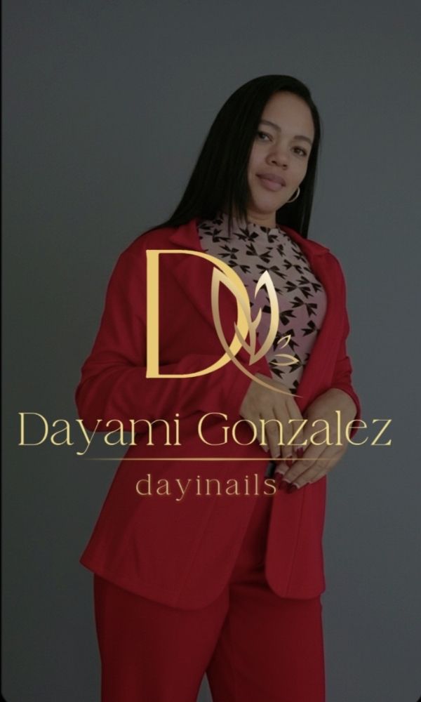 Dayinails Logo