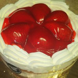 Safeway - Whoever is making the Boston Cakes like this needs to keep making them like this. These are GORGEOUS! Happy Birthday, Leah