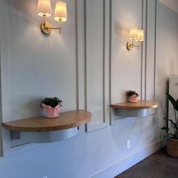 Monamie Coffee - Standing bar tops