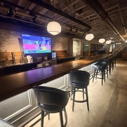 The Pocket large bar top with great stools